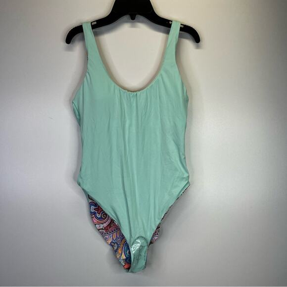 Jessica Simpson Printed Reversible One Piece swimsuit - M - Picture 10 of 14